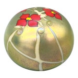 1977 Iridescent Floral Art Glass Paperweight by Zephyr Studio – Studio Glass Movement For Sale
