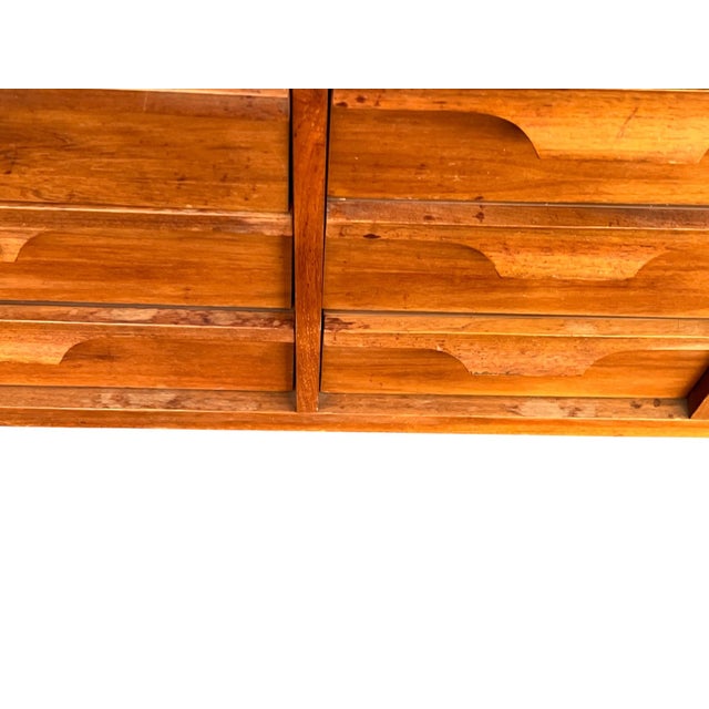 Mid 20th Century Johnson Carper Dresser 9 Drawers, Attributed For Sale - Image 15 of 16