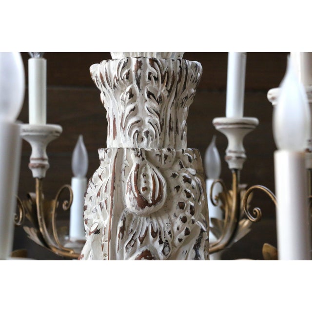 Off-white 1970s Italian 18-Light Carved Wood & Gilt Metal Chandelier For Sale - Image 8 of 18