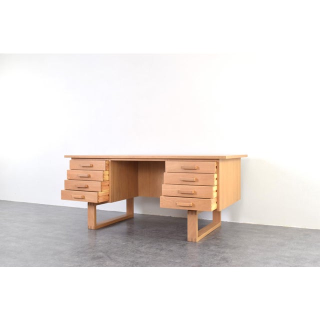 Mid-Century Oak Freestanding Desk by Torben Valeur & Henning Jensen for Dyrlund, 1960s For Sale - Image 13 of 18