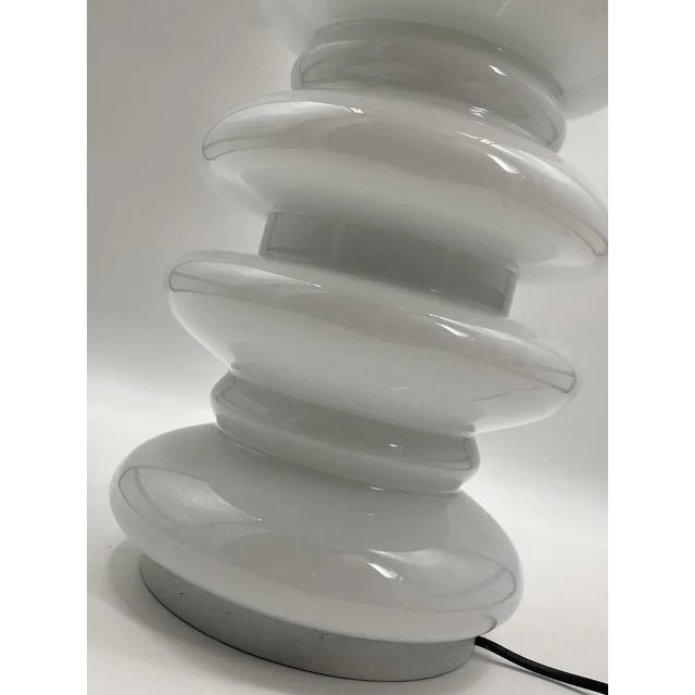 AVMazzega Floor Lamp in White Satined Glass by Carlo Nason for Mazzega, 1970s For Sale - Image 4 of 12