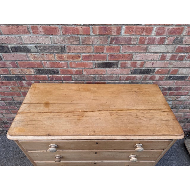 Wood 19th Century Pine Chest of Drawers For Sale - Image 7 of 17