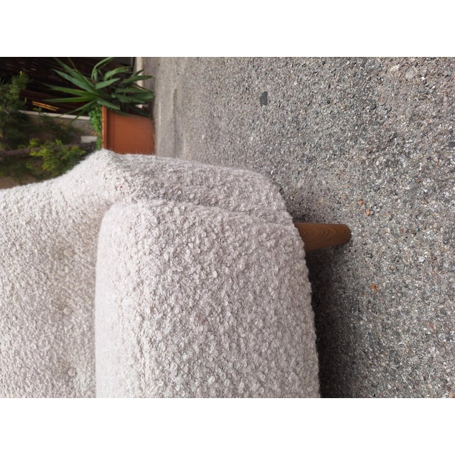 2-Seater Sofa with Double-Humped Backrest in White Teddy Bear Bouclé by Gio Ponti, 1990s For Sale - Image 6 of 15