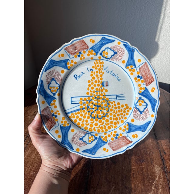 French Provincial Antique 1917 Hr Quimper Assiettes Du Cercle Du Soldat or Circle of the Soldier of the 6th Arrt Faience Plate,Pour La Victoire/for Victory,War Plates For Sale - Image 3 of 7