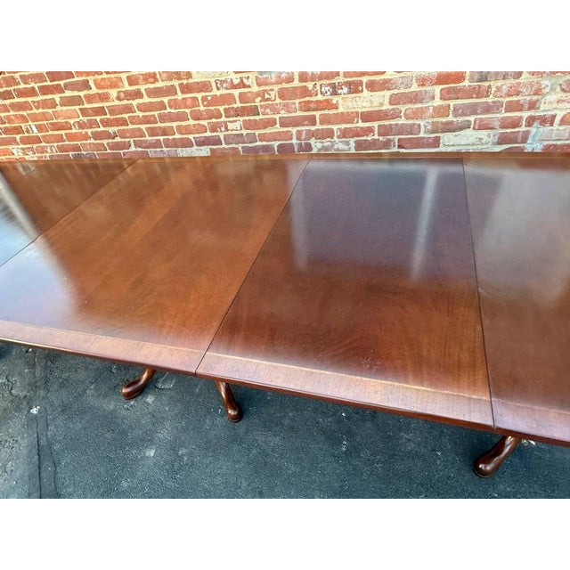 Early 20th Century Early 20th Century Large Geogrian Style Three Triple Pedestal Base Inlaid Mahogany Dining Table With Leaves. For Sale - Image 5 of 18
