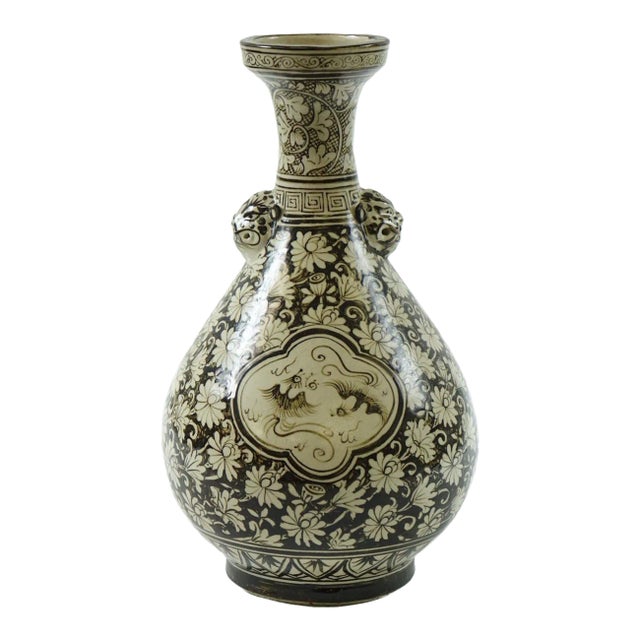 Antique Chinese Porcelain Vase For Sale