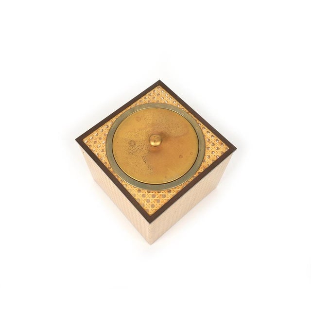 Cube Ice Bucket in Acrylic, Rattan and Brass in the style of Christian Dior, 1970s For Sale - Image 9 of 15