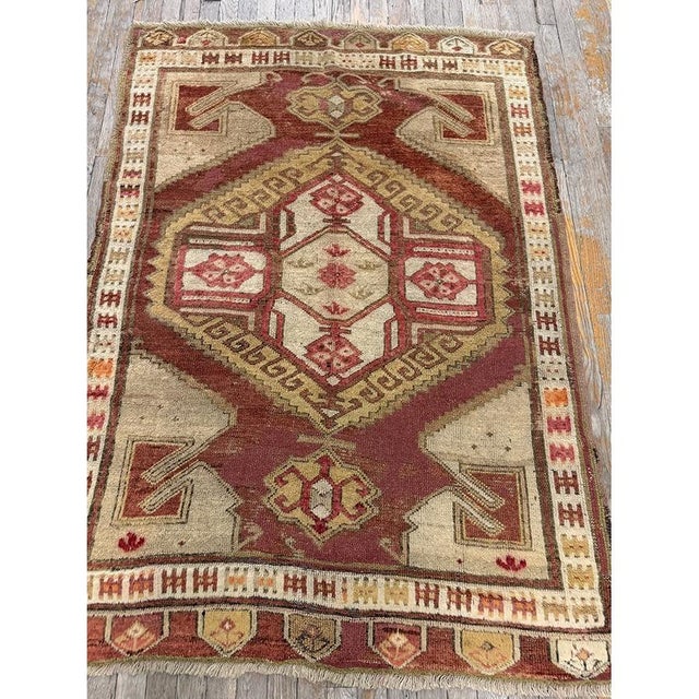 Turkish 1890s Antique Warm Red Medallion Tortoise Turkish Knotted Pile Decorative Rug For Sale - Image 3 of 7