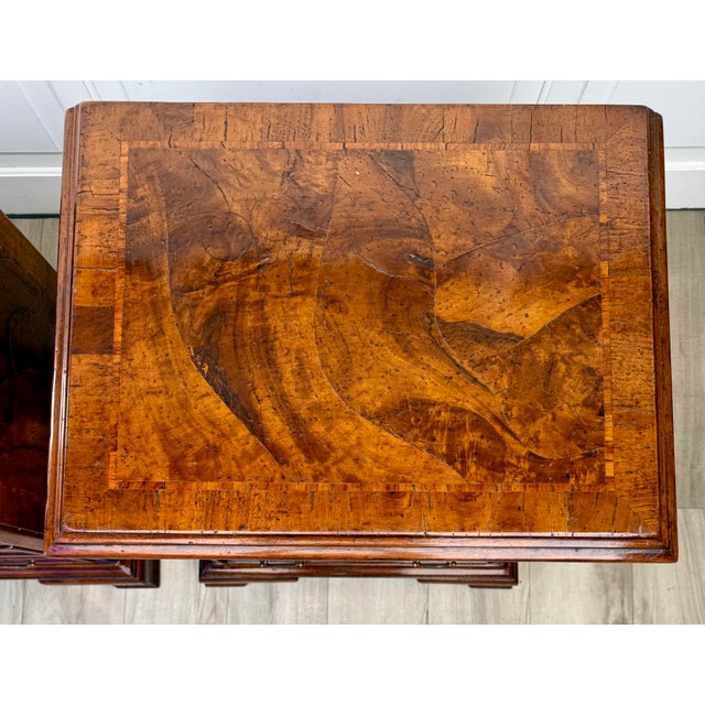 Pair of Mid-Century Georgian Revival Burr Walnut Bachelor's Chests Nightstands For Sale In Los Angeles - Image 6 of 18