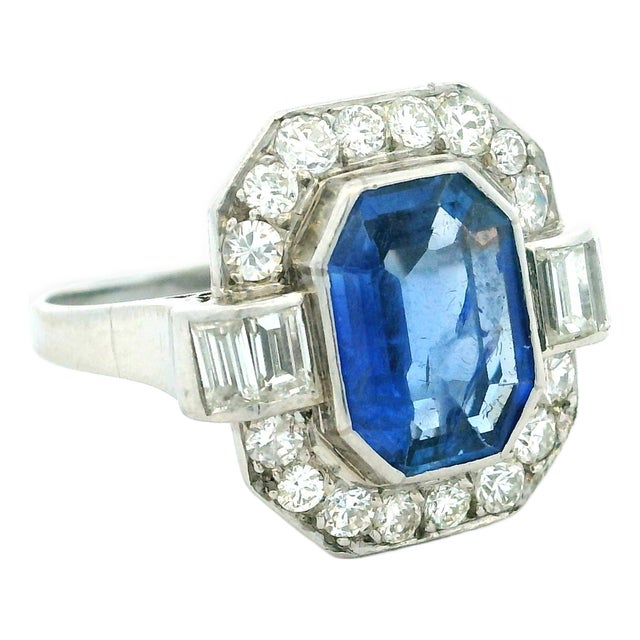 1930s Art Deco Platinum Ceylon Sapphire and Diamond Ring With Gia Certified 2.50 Carat, Size 7.5 For Sale