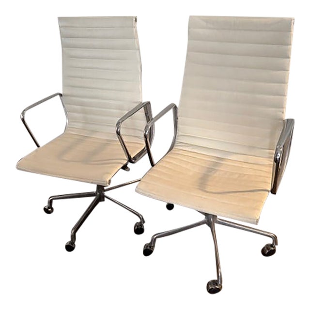 Herman Miller Eames Executive Office Chairs- Set of 2 For Sale