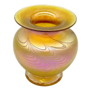 Vintage Signed Robert Held Gold Iridescent Pulled Feather Glass Vase Hints of Lavender For Sale