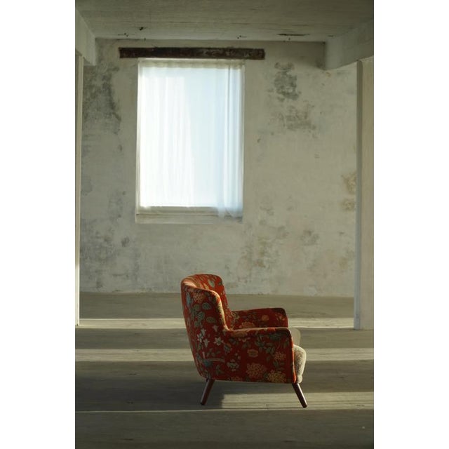 Mid-Century Modern Danish Curved Sofa in Floral Fabric and Lambswool, 1960s For Sale - Image 11 of 17