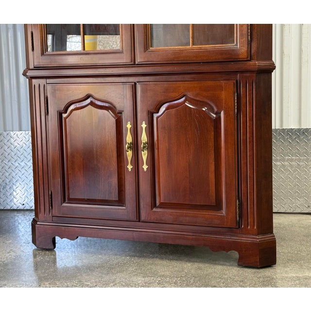 Traditional Thomasville Collectors Cherry Corner Cabinet For Sale - Image 3 of 12