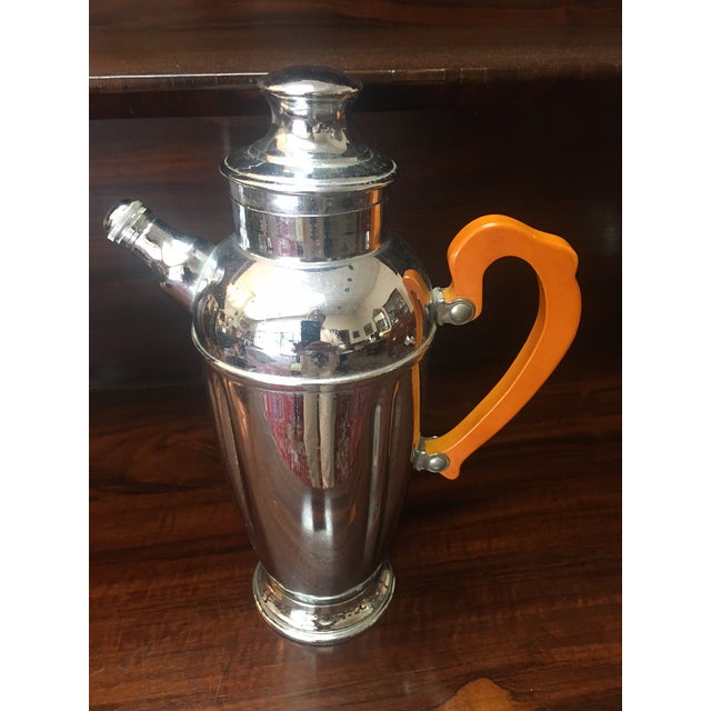 Metal 1930s Art Deco Chromium Cocktail Shaker Serving Set W/Butterscotch Bakelite Handles For Sale - Image 7 of 10