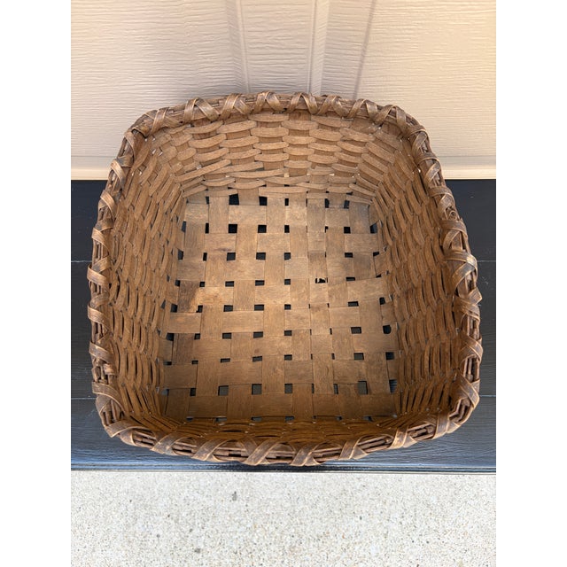 Antique American Splint Oak Square Basket, Late 19th Century For Sale In South Bend - Image 6 of 12