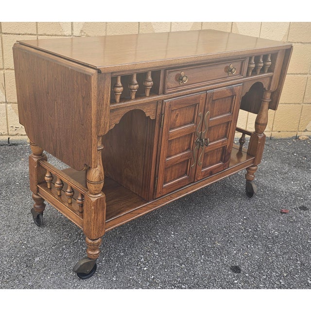 Mid-20th Century Thomasville Walnut Drop Leaf Rolling Dry Bar Buffet Server For Sale In Washington DC - Image 6 of 12
