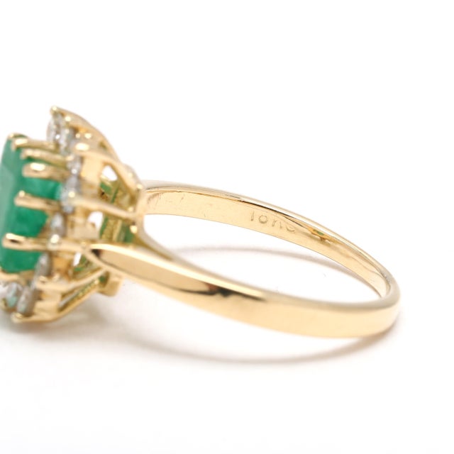 1.5ctw Diamond and Emerald Halo Ring, 18k Yellow Gold, Ring Size 5 For Sale - Image 4 of 6