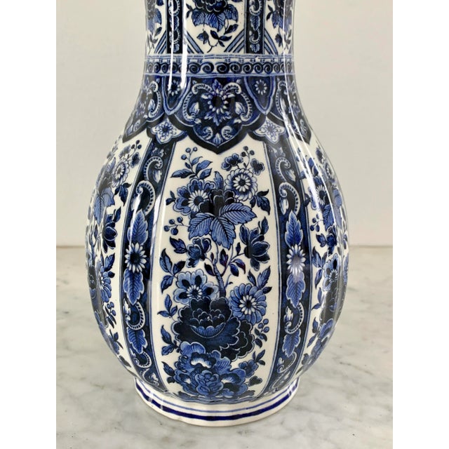 Chinoiserie Ardalt Blue Delfia Blue & White Porcelain Vase For Sale - Image 3 of 9