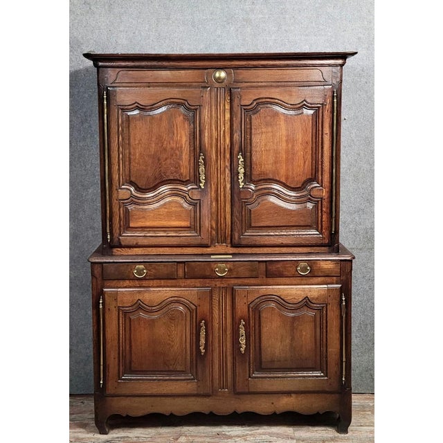 Louis XV Cabinet in Oak For Sale - Image 9 of 9