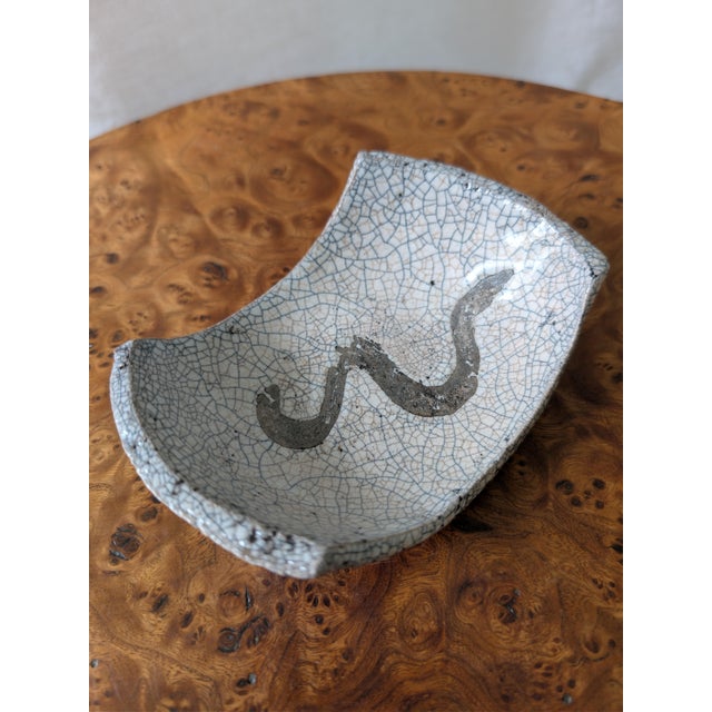 1980s Vintage Japandi Monochrome Raku Ceramic Trinket Dish, 1980s For Sale - Image 5 of 11