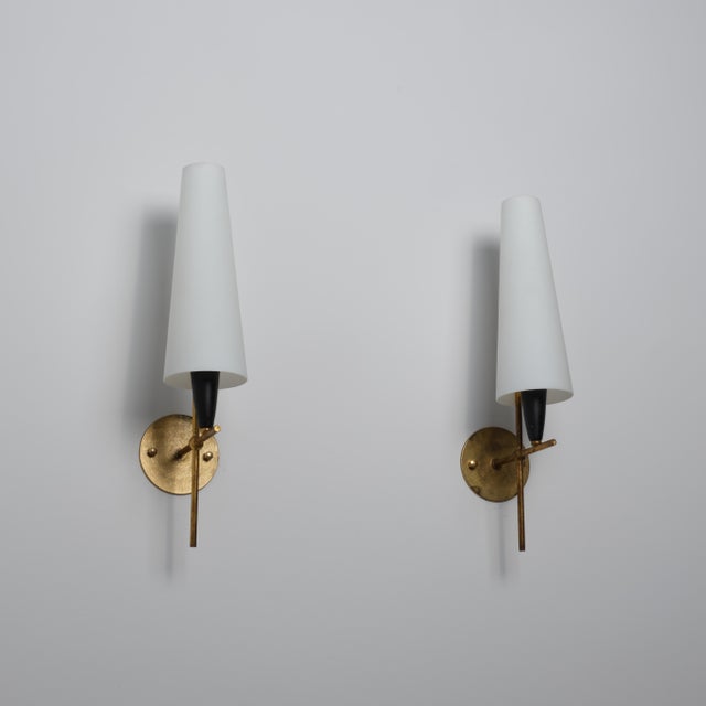 Mid-Century Modern Large Vintage Italian Brass and Opaline Glass Wall Lights, 1950s, Set of 2 For Sale - Image 3 of 13