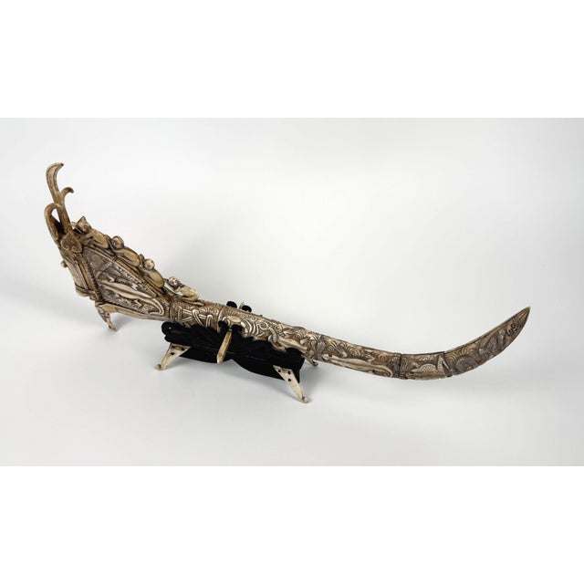 Bone Early 20th Century Batak Carved Medicine Horn For Sale - Image 7 of 12