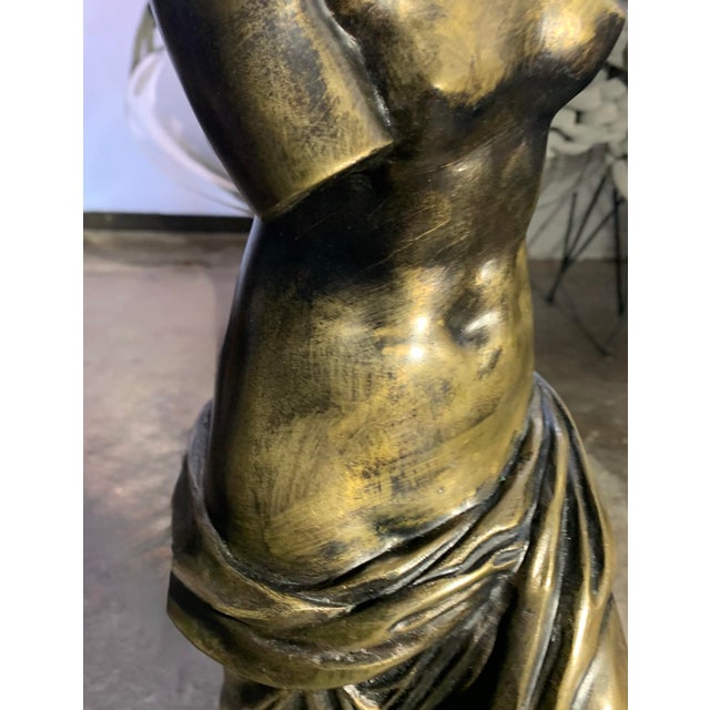 Midcentury Neoclassical Cast Bronze Venus De Milo Table Lamp For Sale - Image 4 of 7