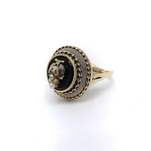 14K Etruscan Revival Mourning Ring W/ Onyx Disc & Pearl Grape Cluster Size 4.5 For Sale In Los Angeles - Image 6 of 9
