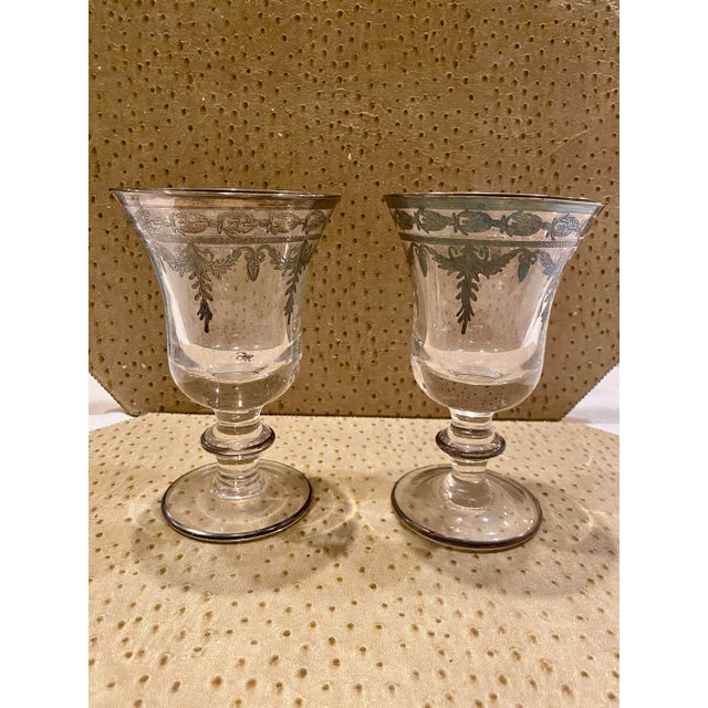 Italian Pair of 190s Arte Italica Vetro Water Goblets with Silver Etched Design Trim For Sale - Image 3 of 4