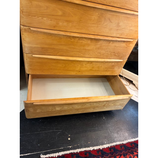 Mid-Century Modern Vintage Heywood Wakefield Champagne Solid Birch 5 Drawer Highboy Dresser For Sale - Image 3 of 16