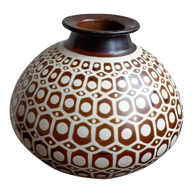 Large 12" Vintage Peruvian Chulucanas Art Pottery Statement VaseCircumference For Sale