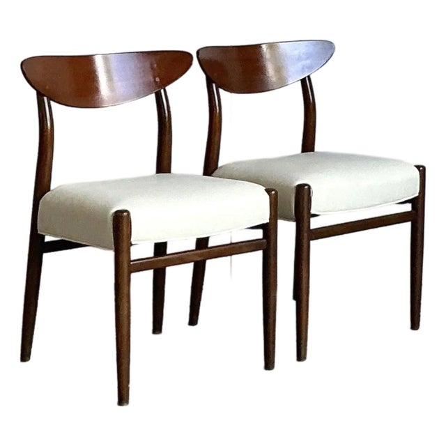 Vintage Mid-Century Modern Blade Back Dining Chairs - A Pair For Sale