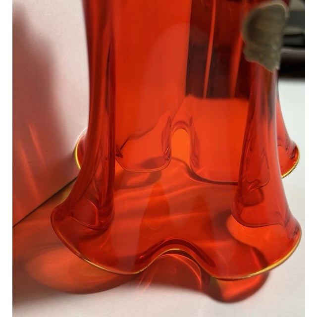 Vintage MCM Fenton Glass Handkerchief Amberina Red Vase For Sale In Houston - Image 6 of 6