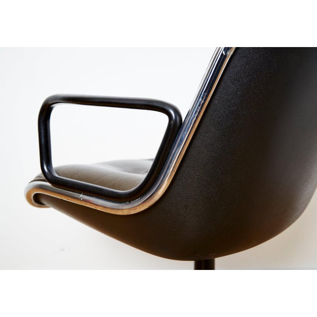 Executive Chair by Charles Pollock for Knoll International, 1960s For Sale - Image 12 of 14