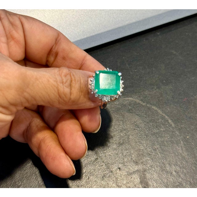7.78 Carat Natural Square Emerald & 0.45 Ct Diamond Ring in Platinum, Size 4.5 For Sale - Image 17 of 18