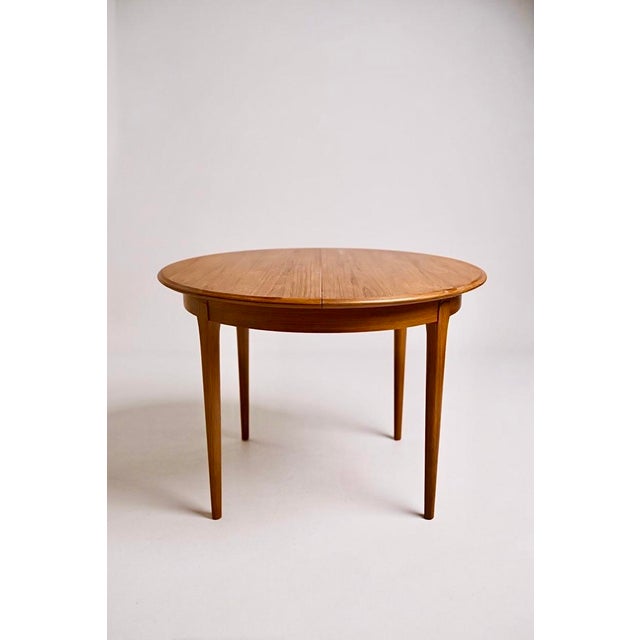 Vintage Scandinavian Extendable Round Table, 1960s For Sale - Image 4 of 4