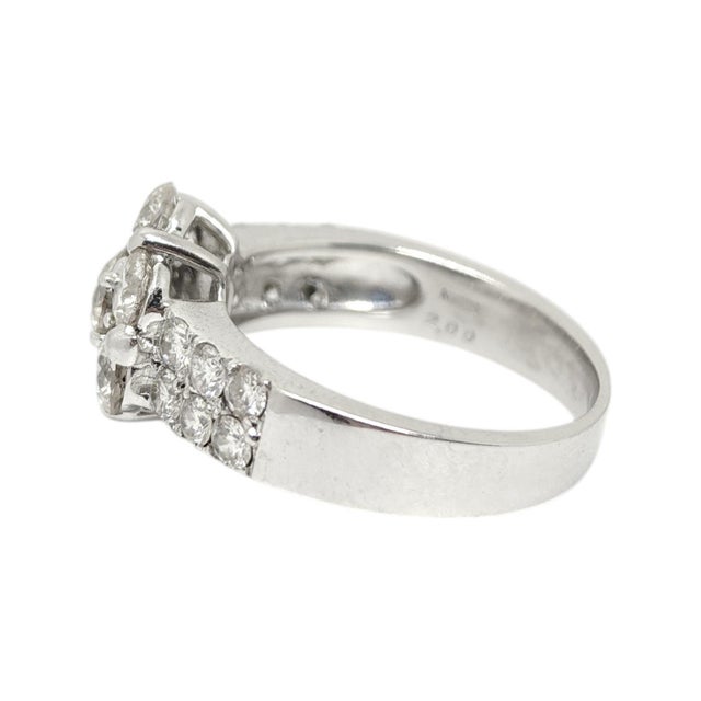 Vintage 18k White Gold Diamond Floret Ring, Size 5.5 For Sale In Las Vegas - Image 6 of 11