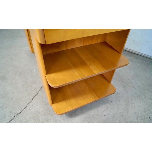 1950’s Mid-Century Modern Heywood Wakefield Solid Maple Desk For Sale - Image 11 of 12
