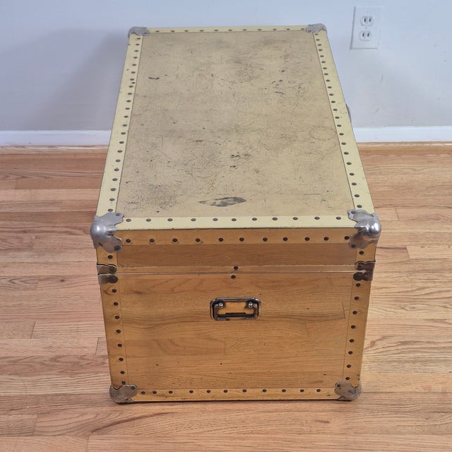 1960s Sarreid Style Patinated Distressed Brass Clad Trunk Chest Hollywood Regency For Sale - Image 10 of 13