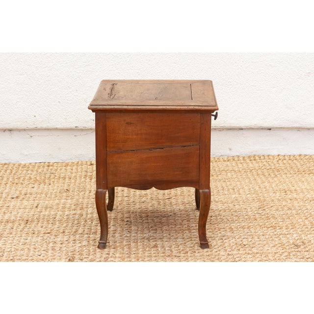 18th Century French Provincial Side Table For Sale In Los Angeles - Image 6 of 9