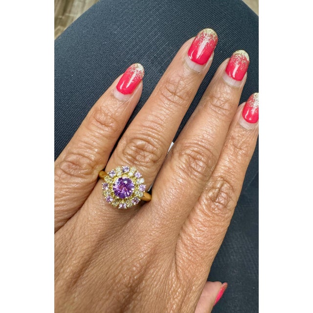Metal 1.46 Carat Gia Certified Pink Sapphire Diamond Yellow Gold Ring, Size 7 For Sale - Image 7 of 7