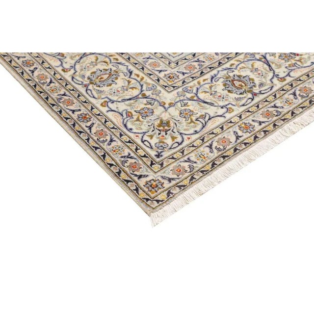 Kashan Rug in Hand-Knotted Wool For Sale - Image 5 of 11