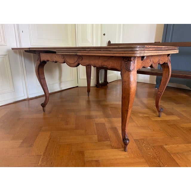 French Louis XV Style Extendable Dining Table, 1900 For Sale - Image 6 of 18