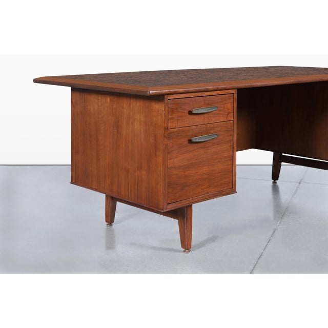 1960s 1960s Mid-Century Modern Walnut Executive Desk Attributed to Monteverdi Young For Sale - Image 5 of 12