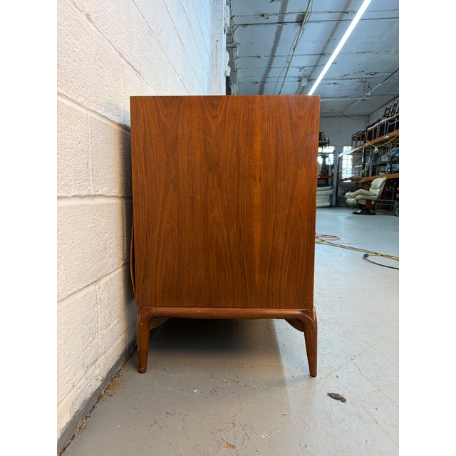 1960s Mid-Century Sculptural Walnut Dresser For Sale - Image 4 of 16