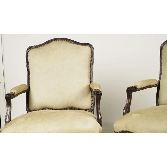 French Provincial A Pair of French Provencial Louis XV-Style Fauteuils Pale White Hide Leather For Sale - Image 3 of 12