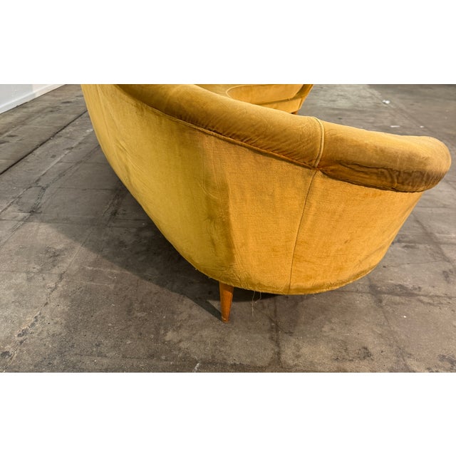 1950s Curved Velvet Sofa by Federico Munari With Matching Armchairs, Italy, 1950s For Sale - Image 5 of 9
