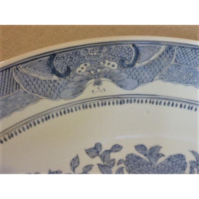 1980s Large Vintage Chinese Porcelain Americana Theme Blue & White Shallow Bowl For Sale - Image 5 of 10