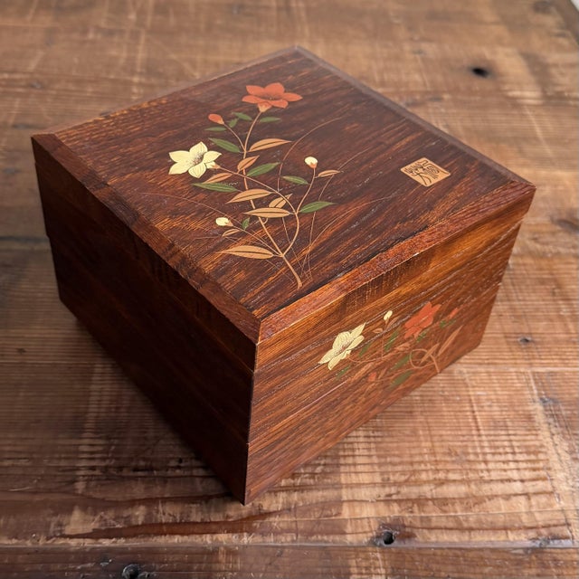 Mid-Century Modern Vintage Japanese Jubako Stacking Box with Floral Decoration, 1970s For Sale - Image 3 of 14